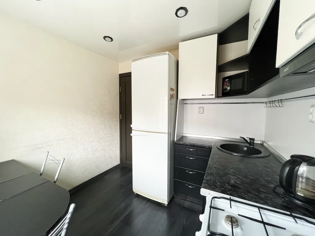 2‑комн. квартира в центре Мурманска на ул. Коминтерна, 17