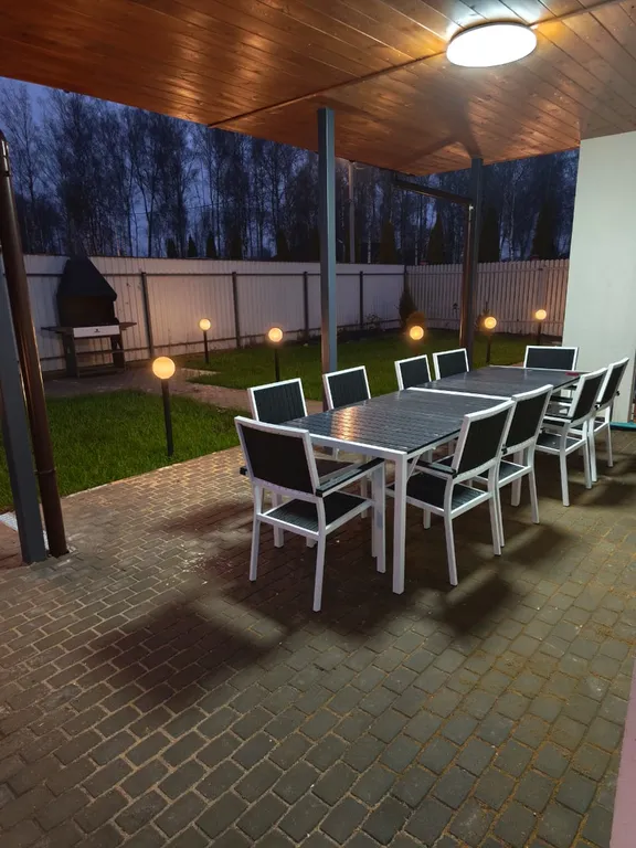 Уютный коттедж для вечеринок с чаном