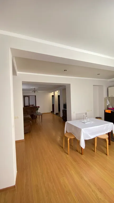 Квартира Просторная трехкомнатная квартира у моря — Сухум