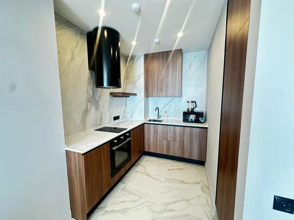 Просторная квартира с видом на море