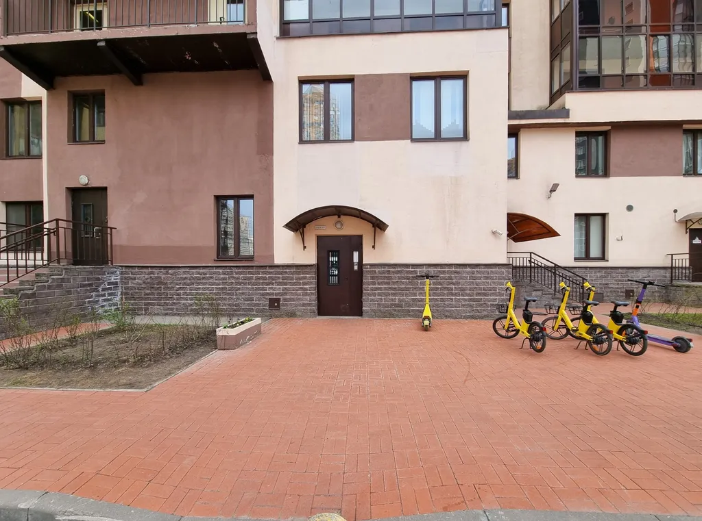 Двухкомнатная квартира с подиумами