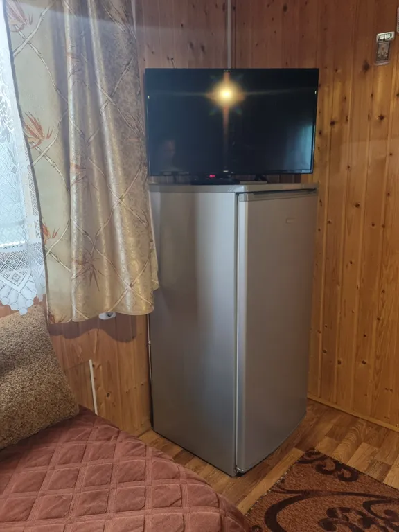 Коттедж Уютный домик с подогревом и добствами у озера Омчино для двоих человек — Луга