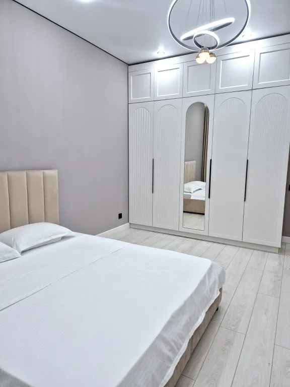 Евротрешка вблизи expo megasilkway