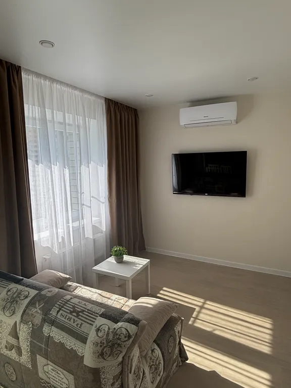 Шикарная евродвушка, высокий этаж, красивый вид, близко центр города