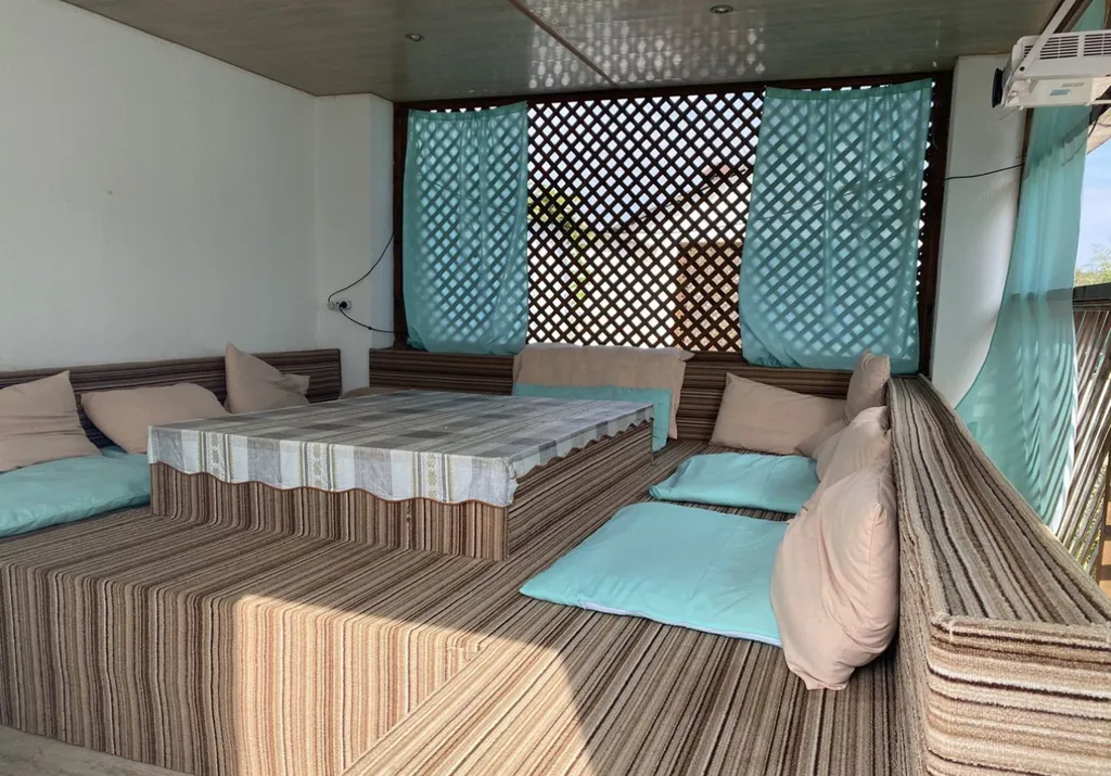 Тихий, уютный домик на семью