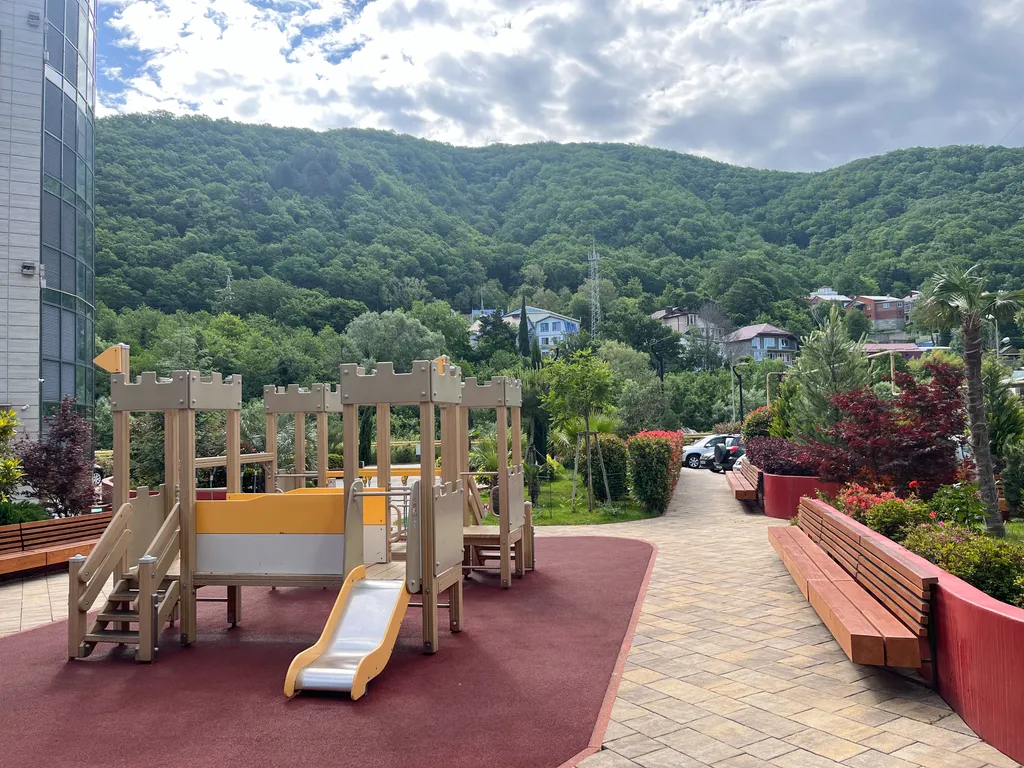 Просторная квартира-студия с кухней в ЖК премиум-класса