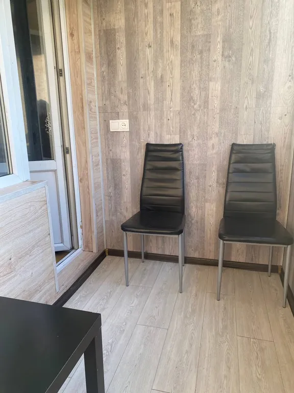 2-комнатная квартира недалеко от центра города и с баконом