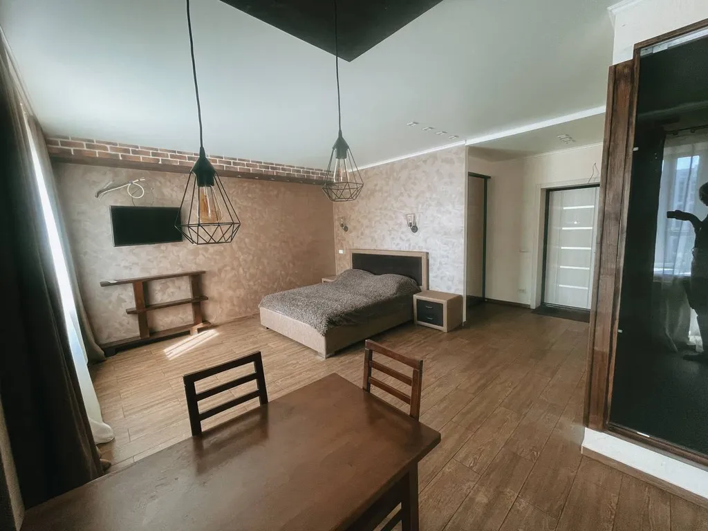 Студия с видом на лес