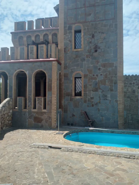 Коттедж Замок у мыса Фиолент — аренда посуточно в Севастополь