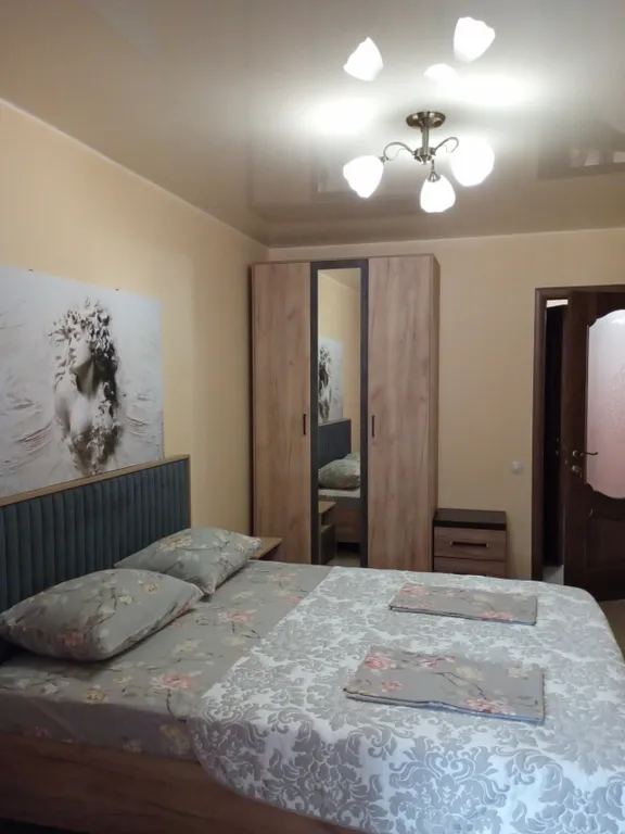 Квартира с видом на набережную и горы