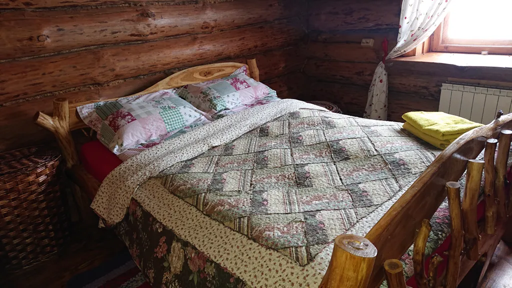 Дом в лесу у озера со всеми удобствами