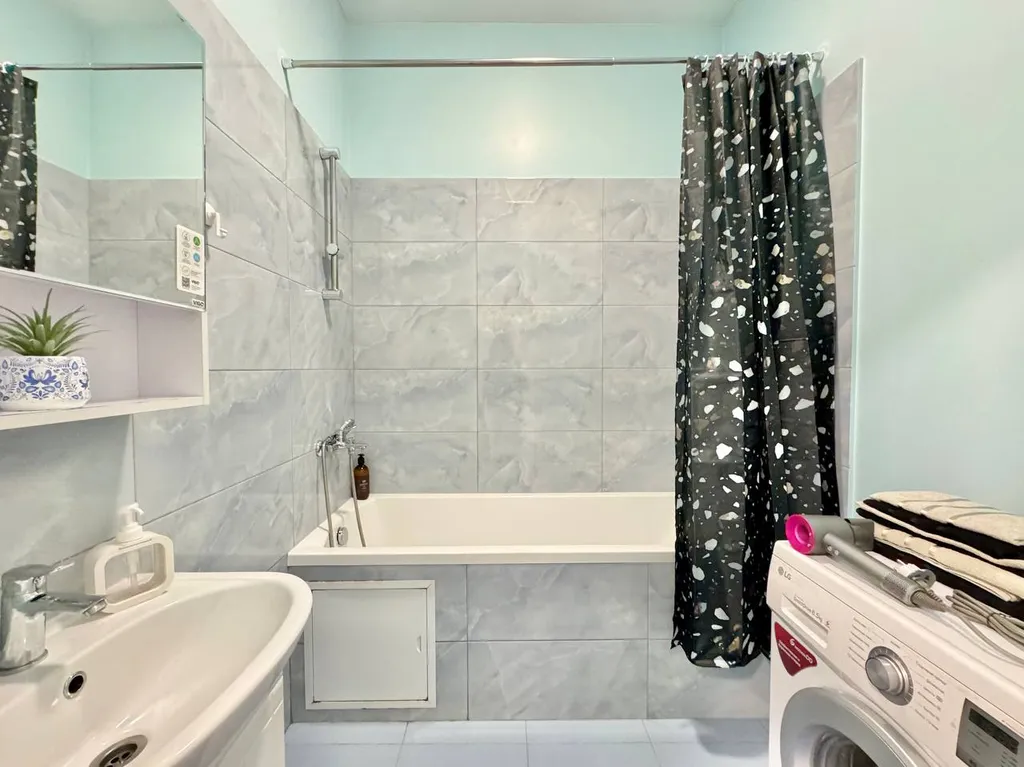 Двухкомнатная квартира с балконом в Лайково