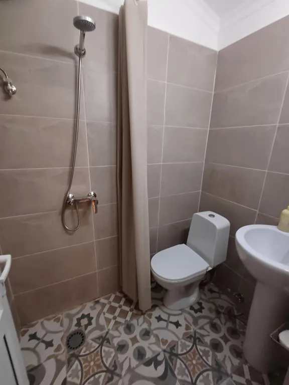 Коттедж Новый апарт-домик с выходом на уютный балкон в 5 минутах от моря — Сухум