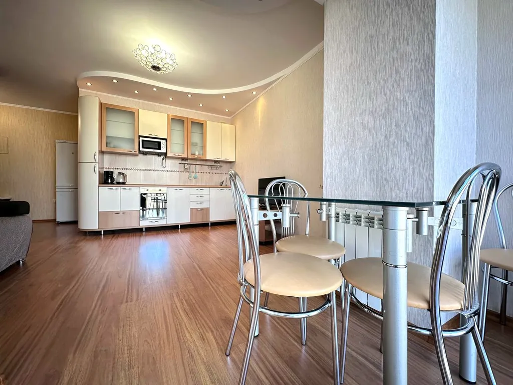 2-комнатная квартира на Молодежном рядом с Ледовой ареной