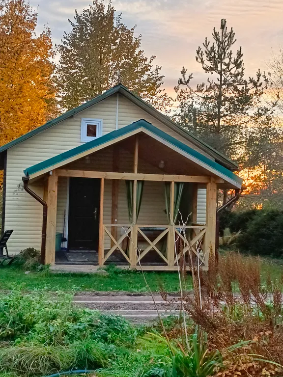 Коттедж Уютный домик на берегу озера Отрадное — Солнечное