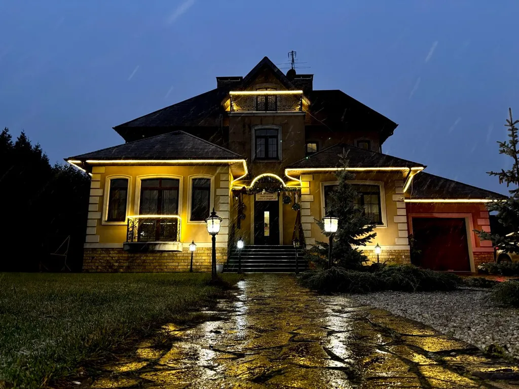 Элитный коттедж с бассейном