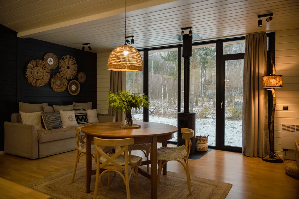 Уютный домик с горячей купелью, в окружении соснового леса