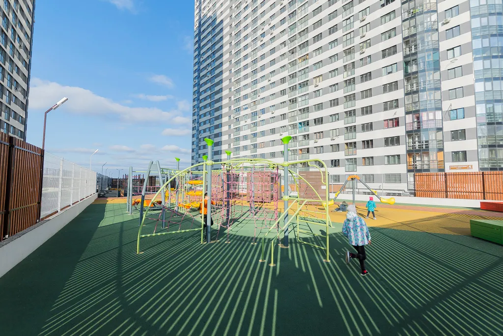 Уютная квартира в ЖК Паруса с подвесным креслом от Kravc Group