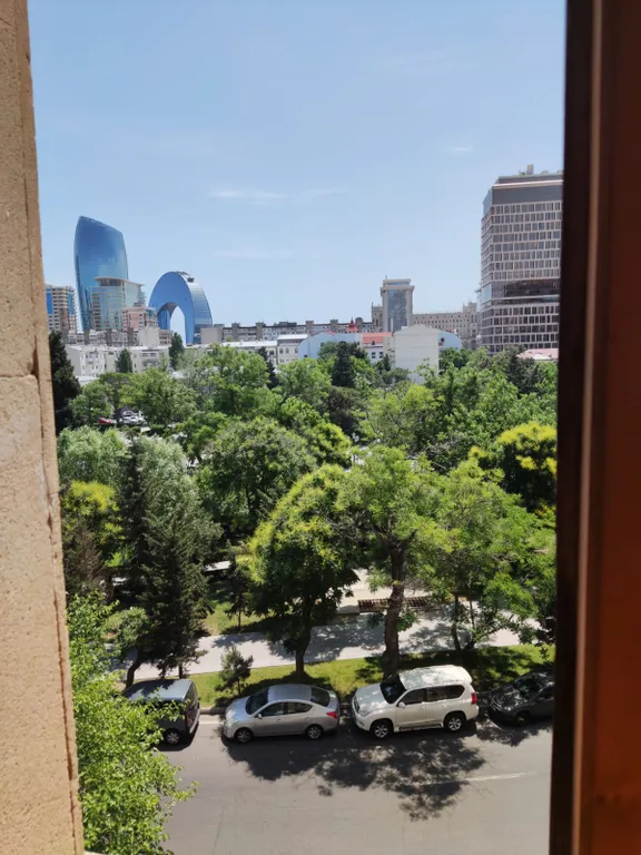 Квартира рядом с метро 28 Мая — аренда посуточно в Баку