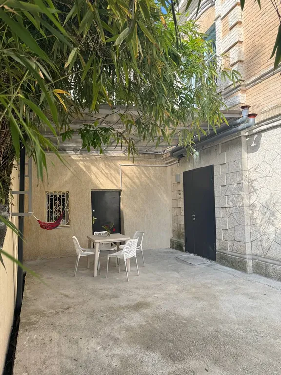 Квартира с двориком