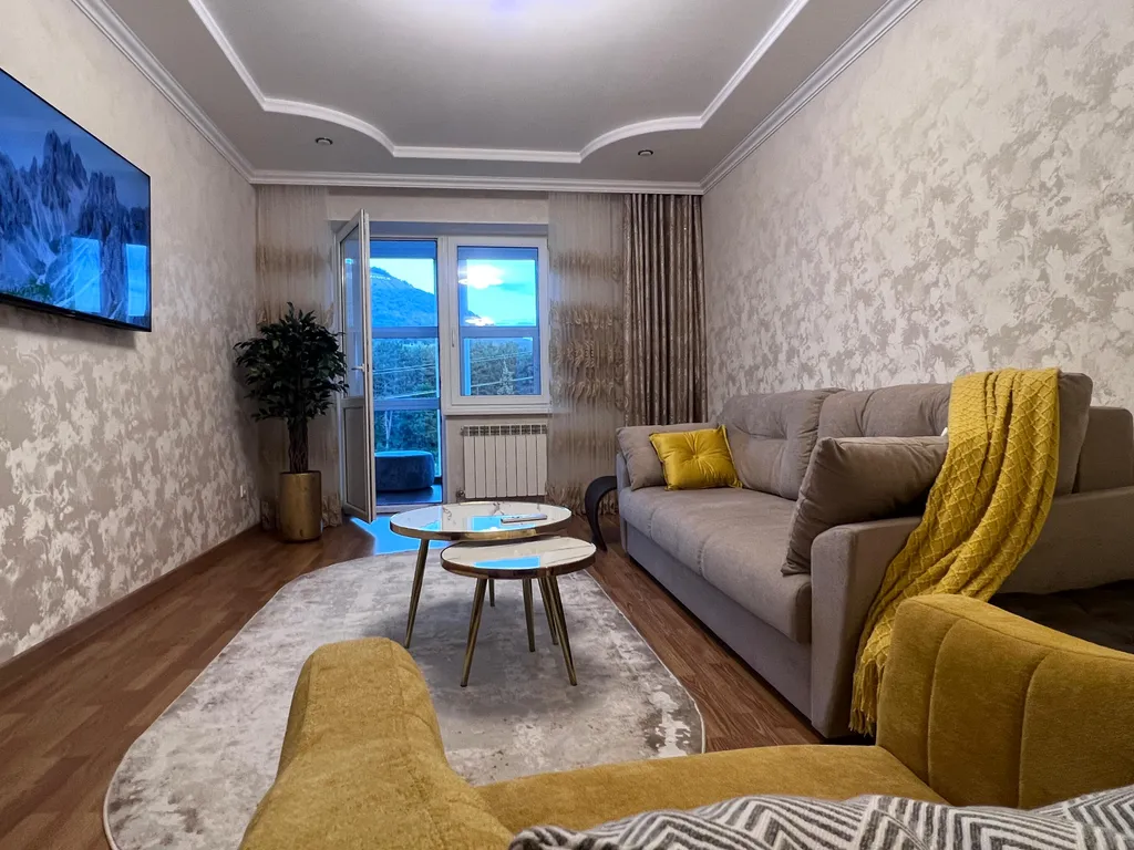 Стильная двухкомнатная квартира с видом на Машук