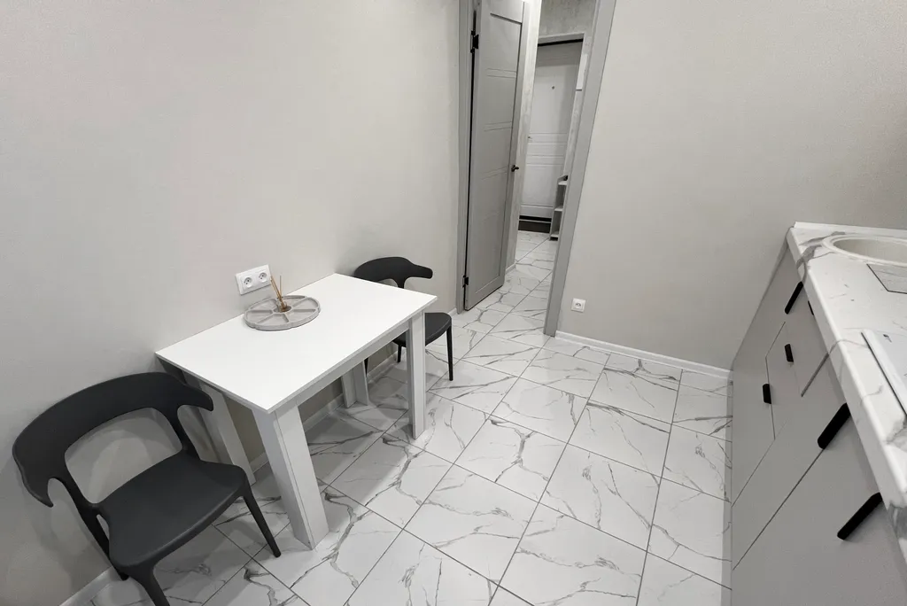 Комфортабельная 2-комнатная квартира с новым дизайнерским ремонтом