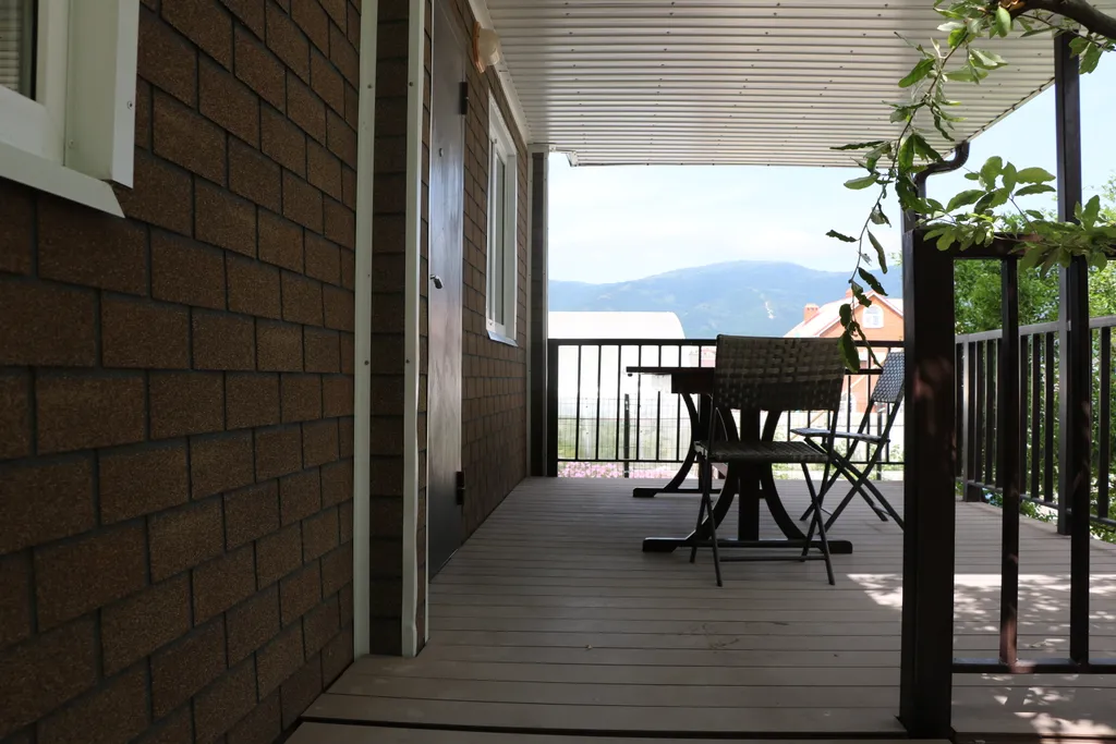 Дом с бассейном