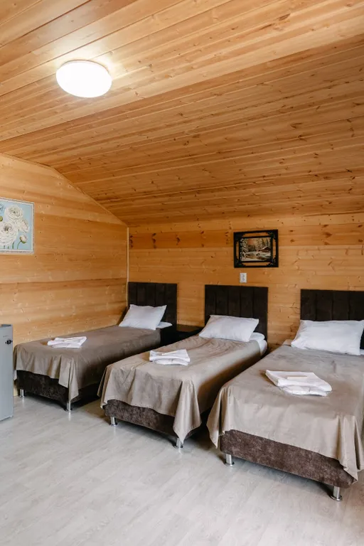 Домик с уютной террасой с красивым видом на горы