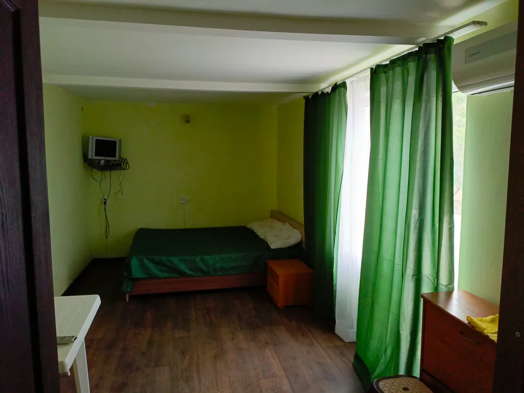 Уютная квартира на двоих с отдельным входом с хорошими видами — аренда посуточно в Оленевка