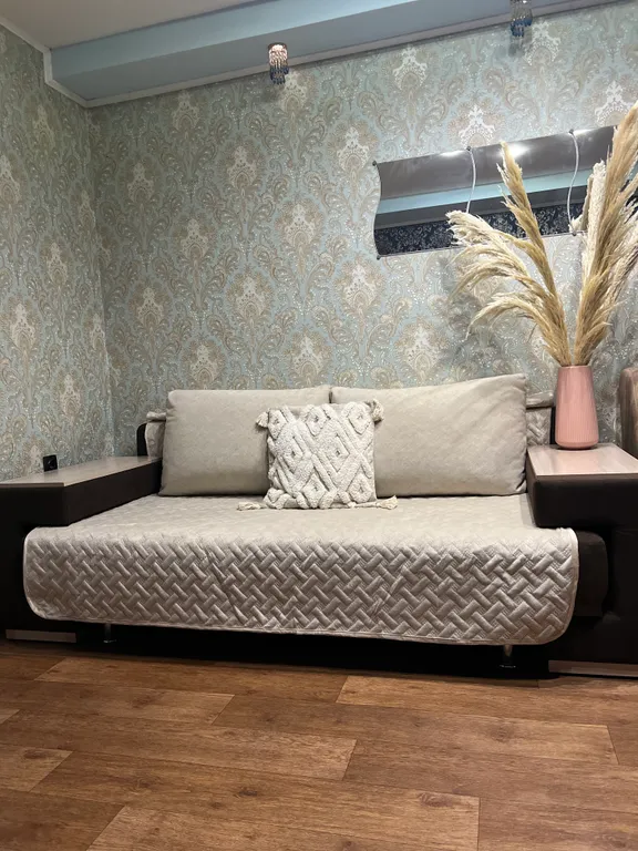 Квартира у сквера