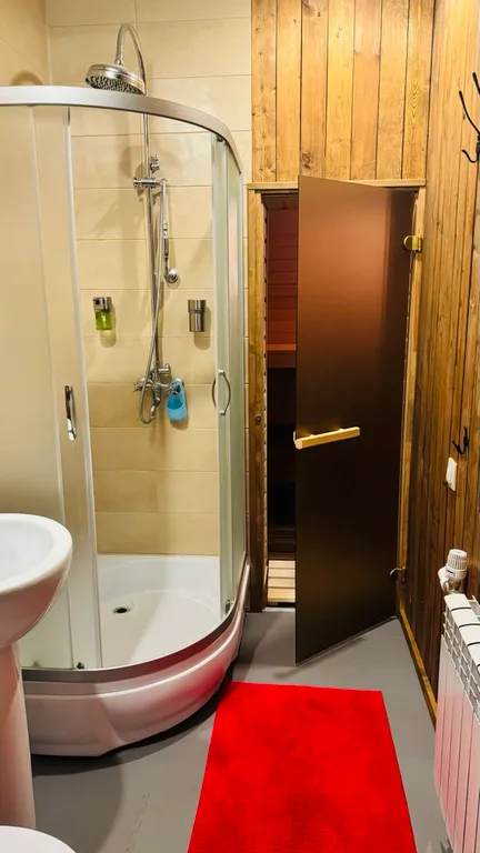 Коттедж Коттедж Гараж — Луга