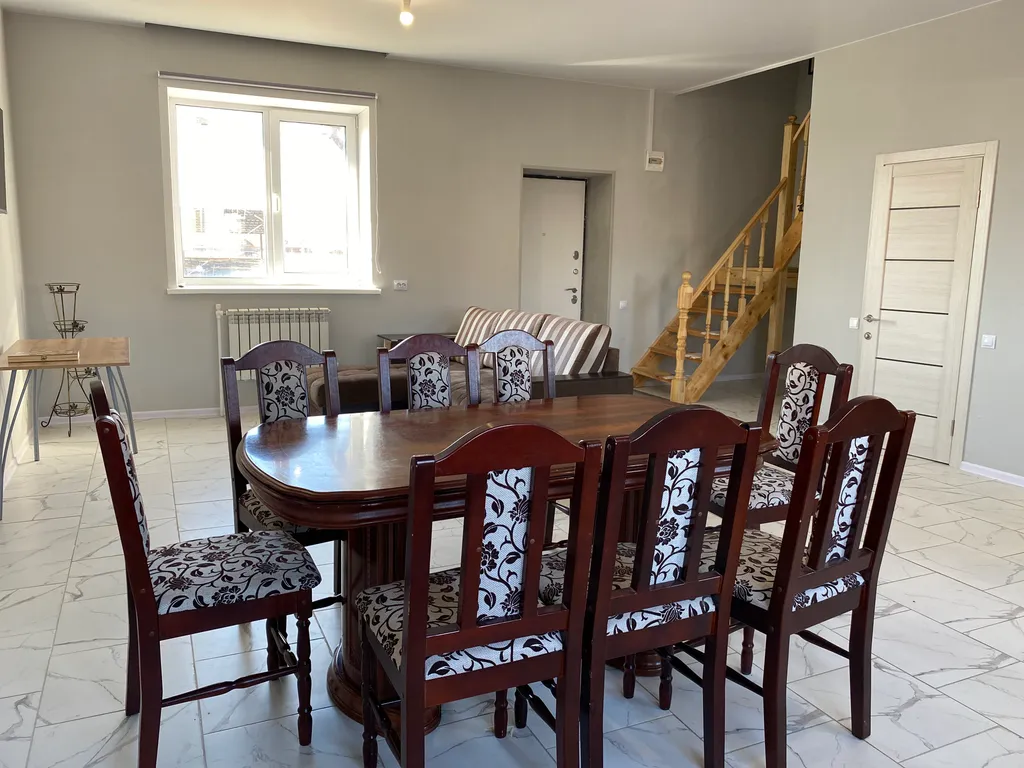 4 комнатный 2 этажный дом