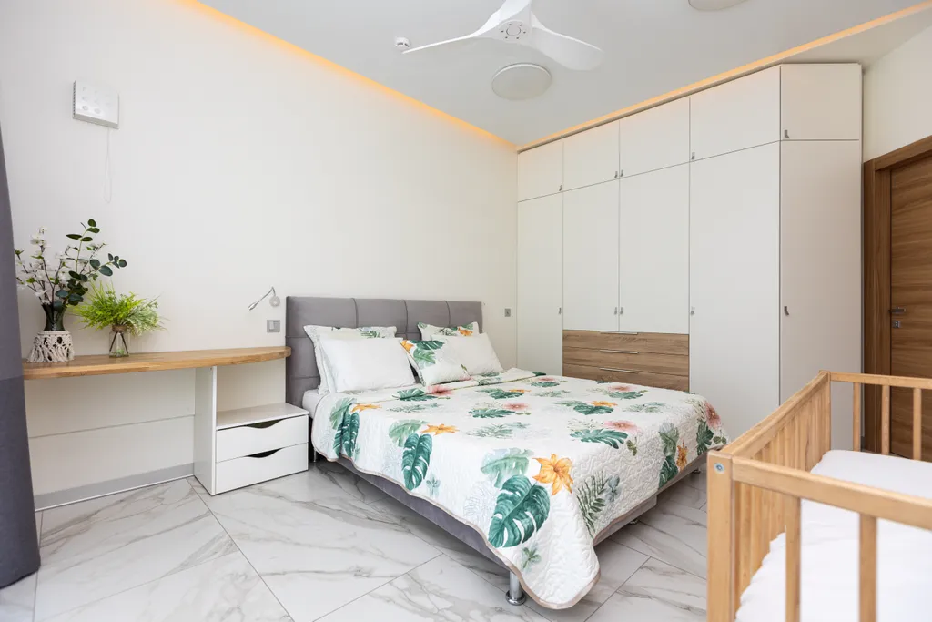 Просторная квартира с живым камином и видом на горы