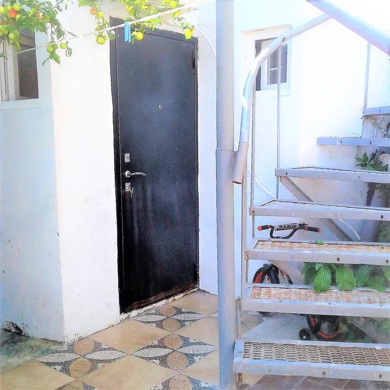 Коттедж Коттедж-студия с двориком в 5-6 минутах к пляжу и набережной — Ялта