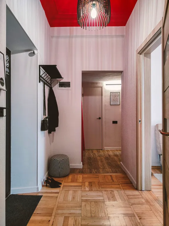 Семейная квартира 2 комнаты в центре с парковкой