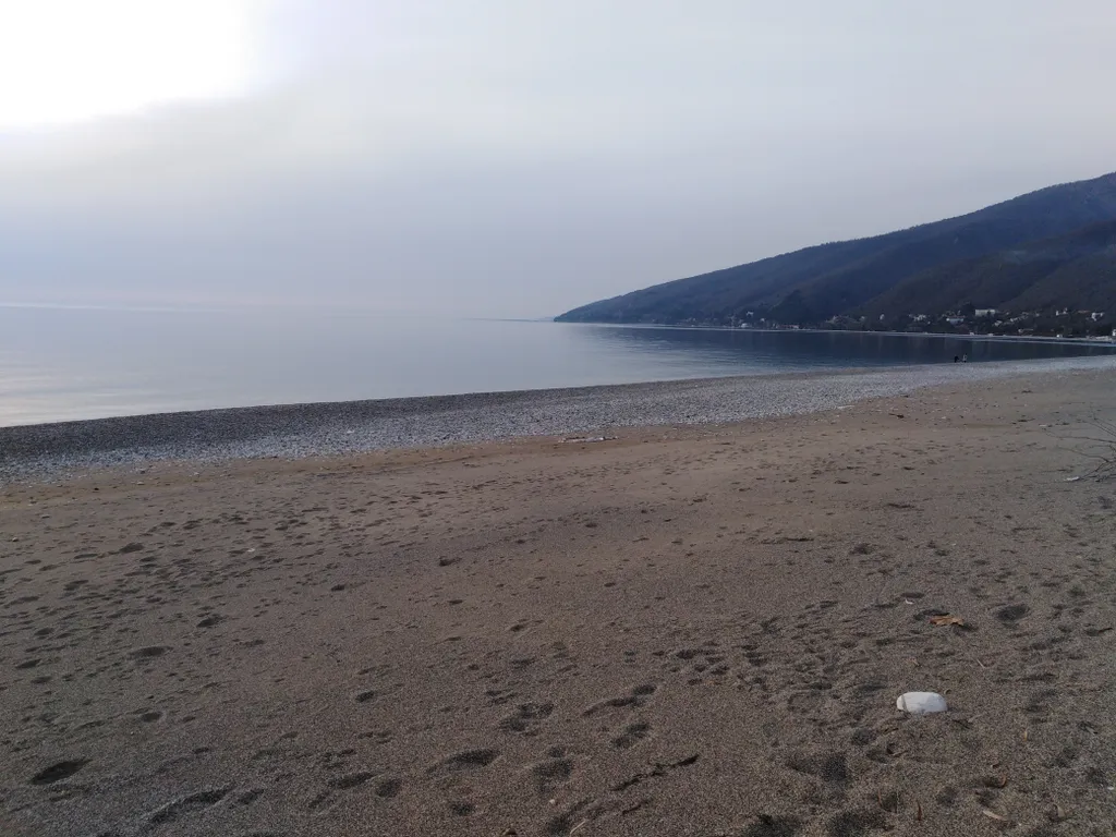 Квартира Уютная комната с шикарным видом на море, с балконом — Гагра