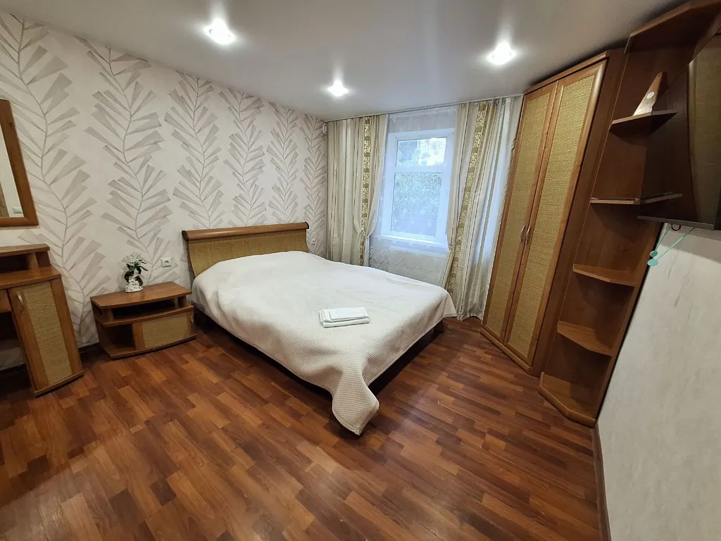 Коттедж Дом в центре города с парковкой и мангальной зоной — Геленджик