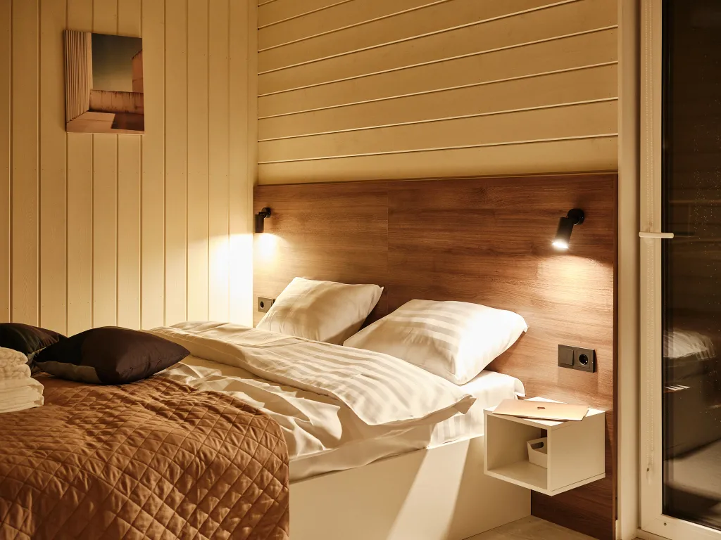 Коттедж Новый дом с сауной и детской/спортивной площадкой — Капорки