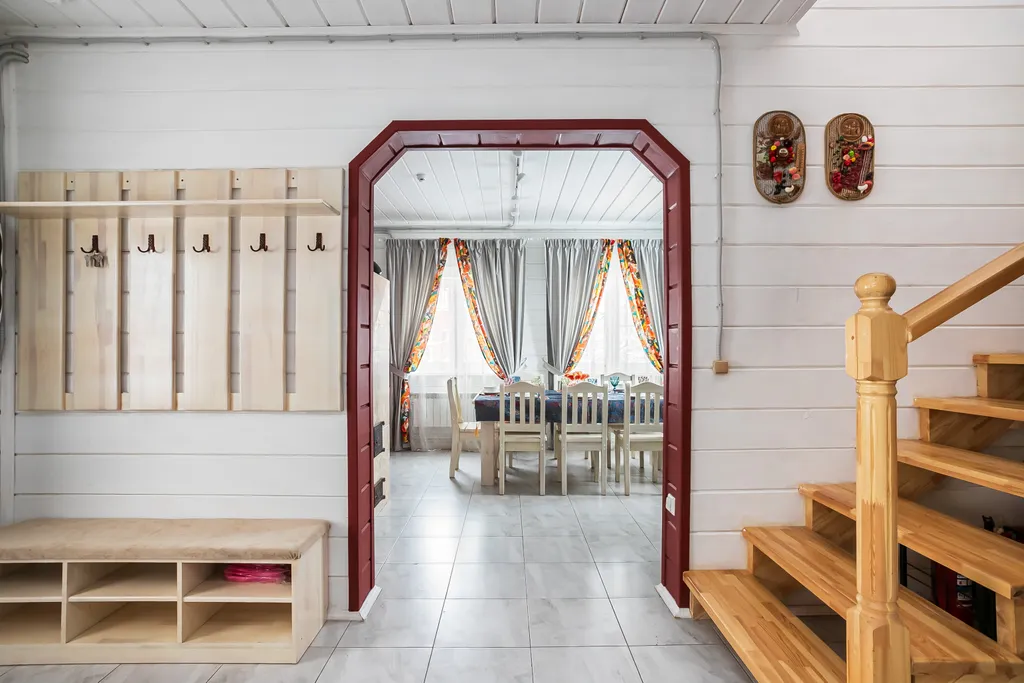 Коттедж Дом Ереван с балконом и открытой верандой в Кикино на Веле — Кикино