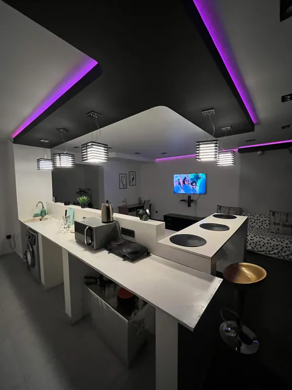 Просторная и яркая студия в Солнечном