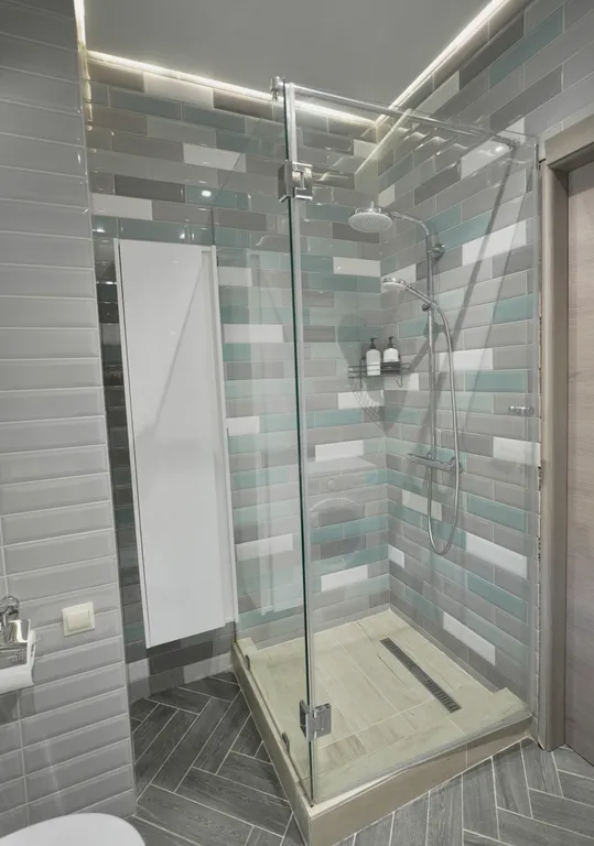 Стильный апартамент с выделенной спальней в центре