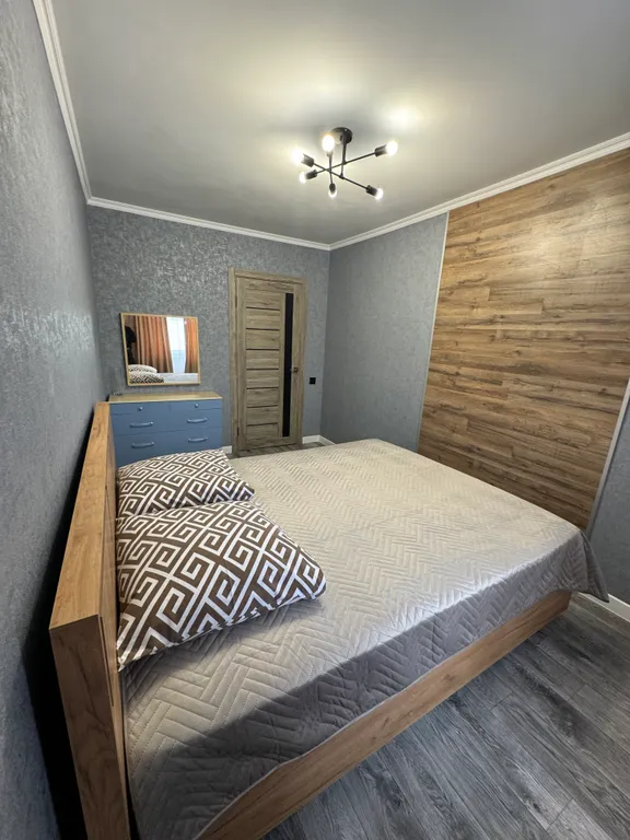 Теплая и чистая двухкомнатная квартира с новым дизайнерским ремонтом