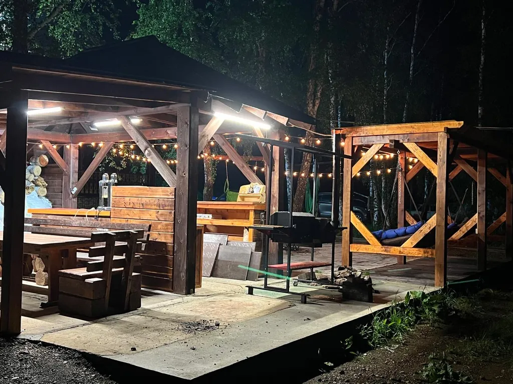 Домик у озера