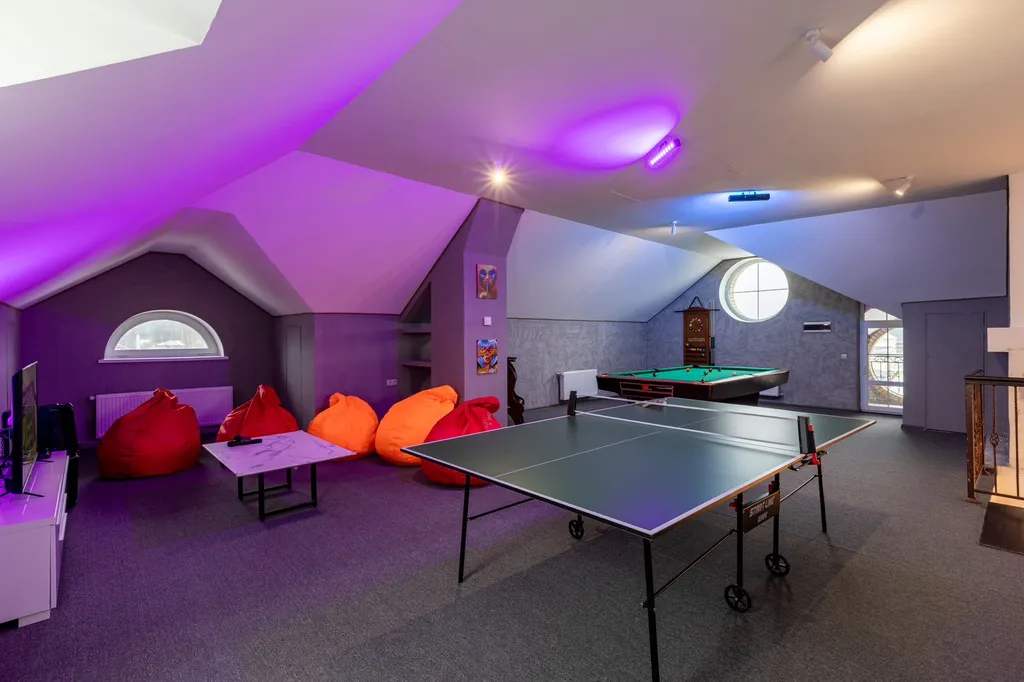 Коттедж с бассейном