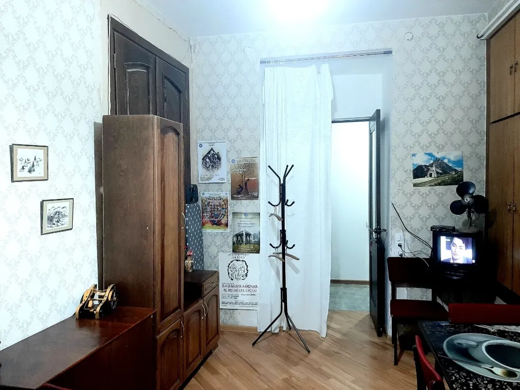 Комната в солнечной квартире в Старом Тбилиси