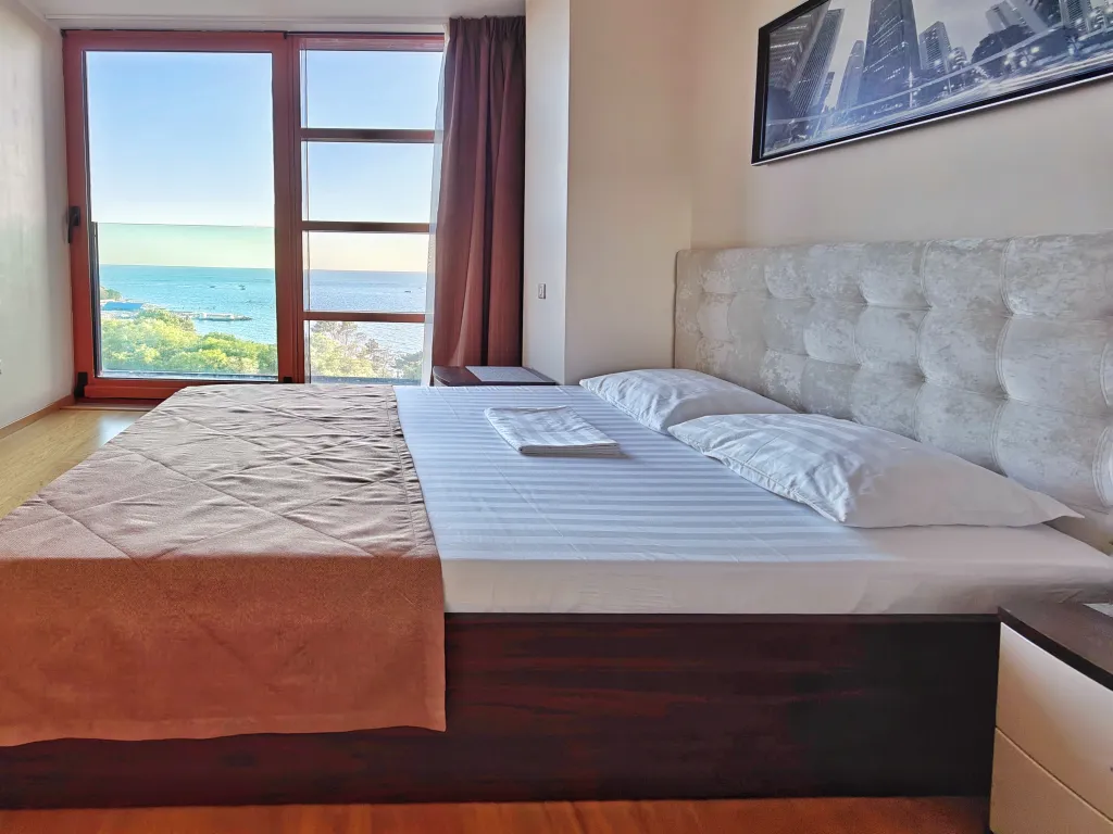 Видовая квартира в Золотой Бухте