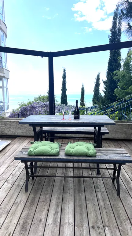 Большая квартира в Ялте с террасой — аренда посуточно в Ялта