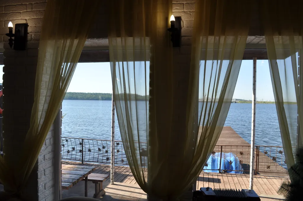 Коттедж дом на берегу реки