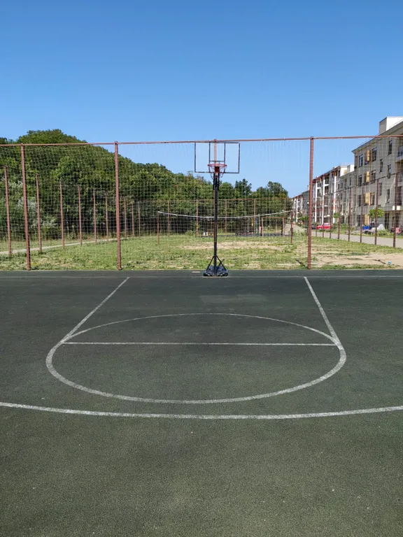 Просторная квартира с бассейном в ЖК Кипарис