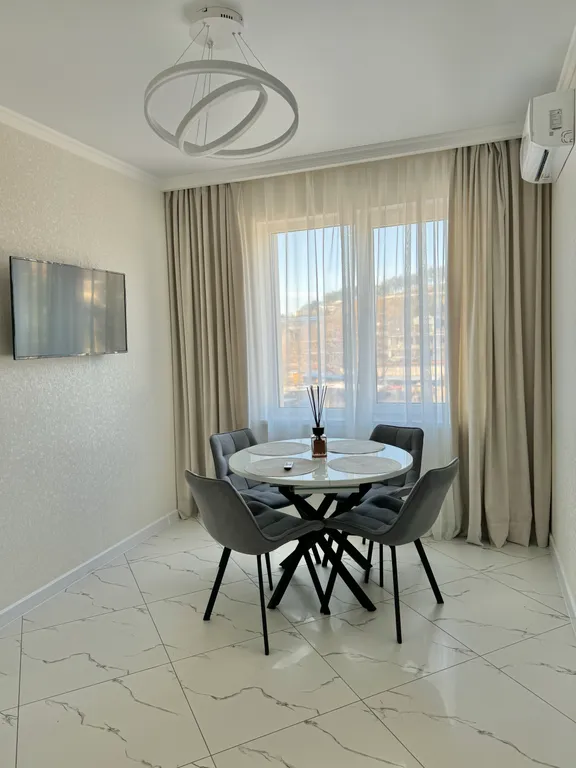 Просторная квартира для отдыха — аренда посуточно в Ольгинка